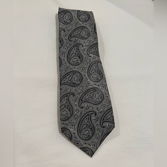 Bachrach Paisley Tie - Picture 1 of 4